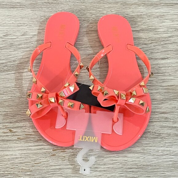 New Mixit Sandals 6 Coral Orange Pink Gold Stud Bow Ribbon Thong Beach Pool NWT - Picture 1 of 9